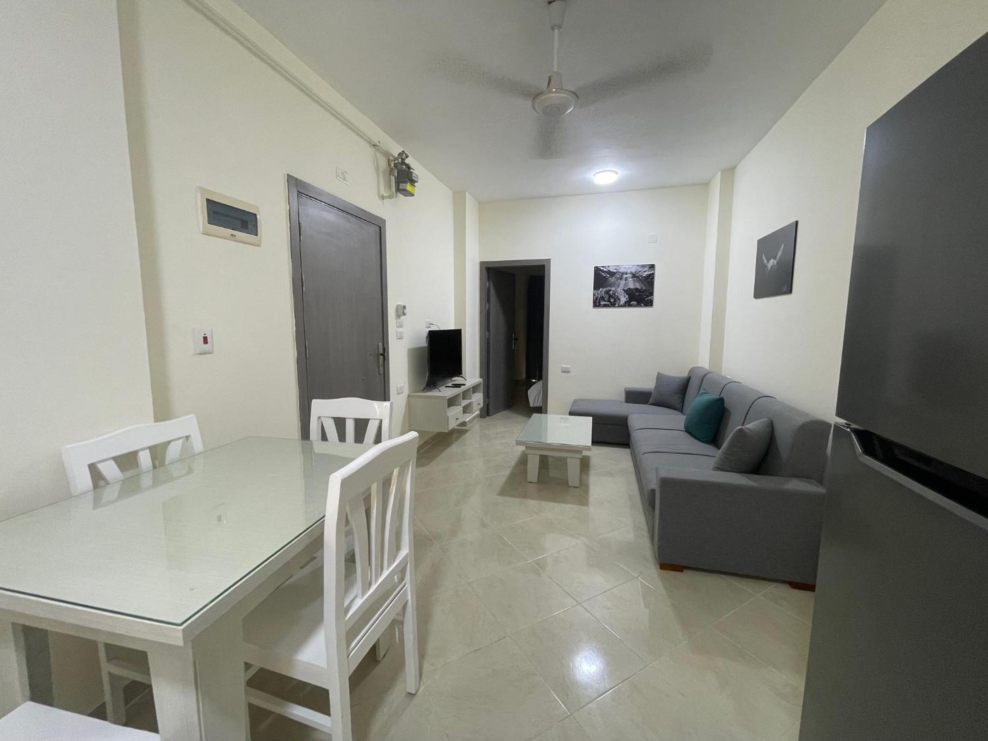 Bayt Hassan A3 - 2 Bedrooms European Style Apartment *